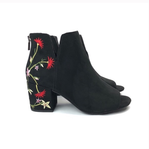 Kenneth Cole Reaction Shoes - Kenneth Cole | Ride Embroidered Peep Toe Booties